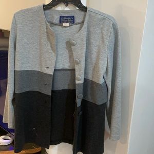 Pretty sweater with 3 different shades of gray